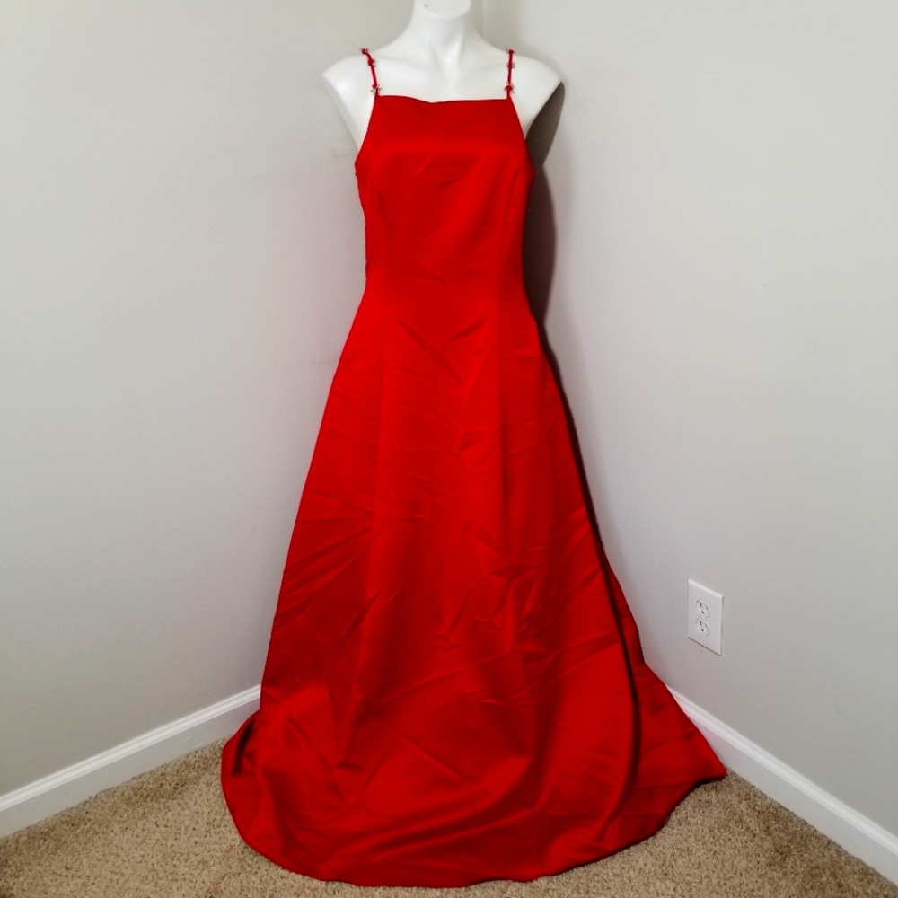 Sz 13/14 (fits modern 10 or 12ish) 90s Vintage LA Glo Red A-Line Gown